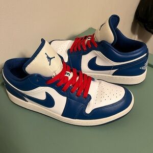 Air Jordan 1 Low Marina Blue

Size : US 10.5 Men  /  12 Women

In Good Condition